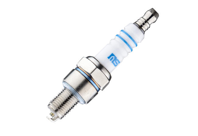 Motorcycle spark plugs reach 12.7mm A7TC