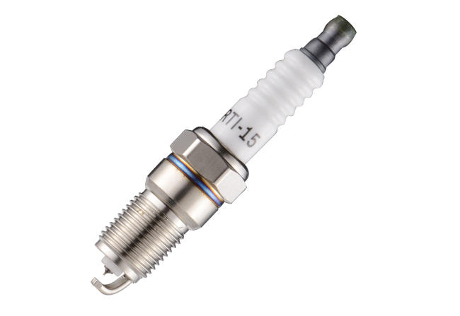 Thread size 14mm automotive spark plugs reach 17.5mm Q6RTI-15
